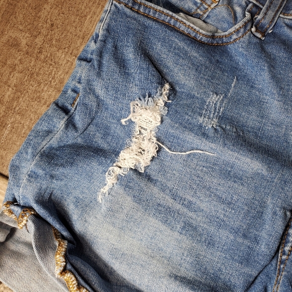 KanCan Distressed Stretchy Blue Women's Cuffed Jean Shorts Size W7/27 - Picture 9 of 16